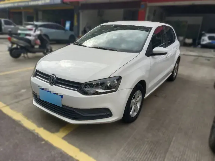 2016 Volkswagen Polo 1.4L 90HP L4 6AT