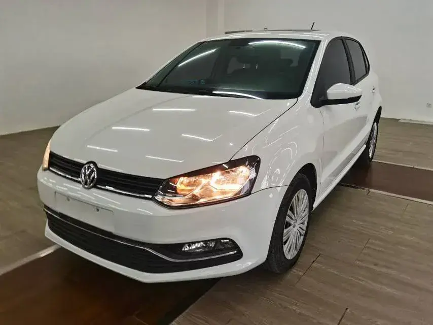 2016 Volkswagen Polo 1.6L 110HP L4 5MT