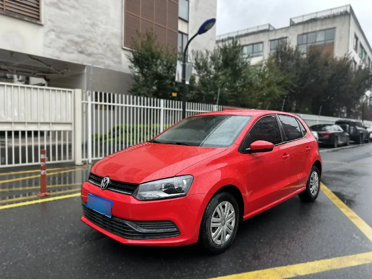 2016 Volkswagen Polo 1.4L 90HP L4 6AT
