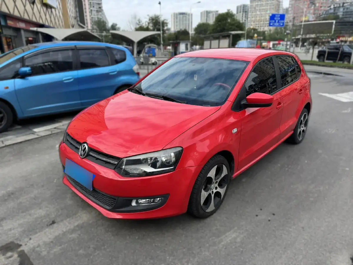 2013 Volkswagen Polo 1.4L 86HP L4 5MT