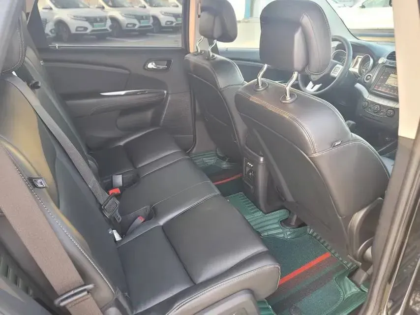 2015 Dodge JCUV 2.0T 170HP L4 6AT,autocango,china used car exporter,china ev exporter,chinese used car exporter,chinese used ev exporter