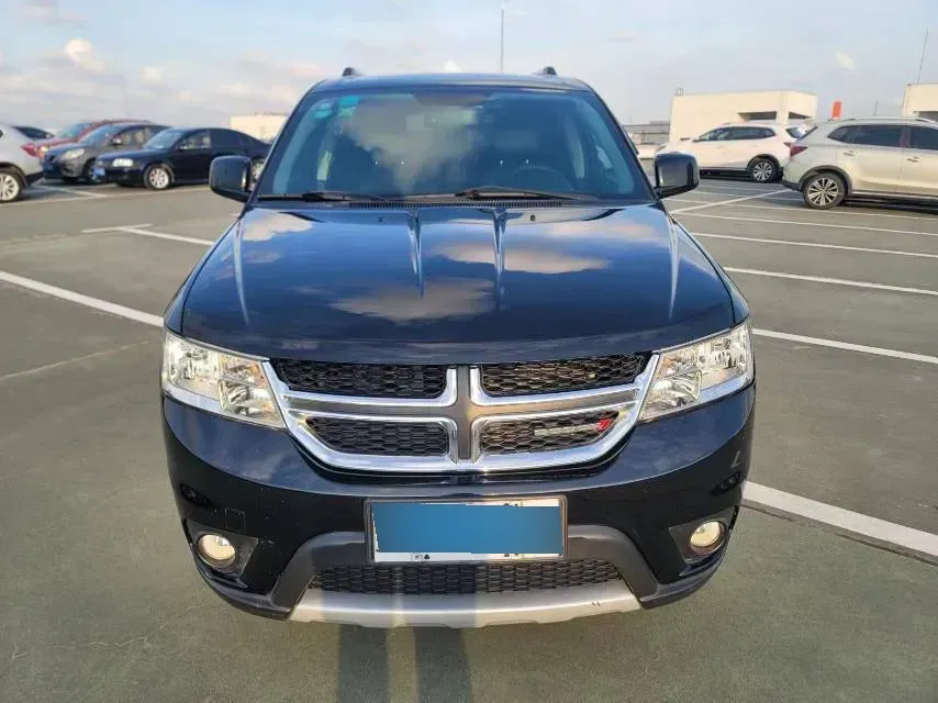 2015 Dodge JCUV 2.0T 170HP L4 6AT,autocango,china used car exporter,china ev exporter,chinese used car exporter,chinese used ev exporter