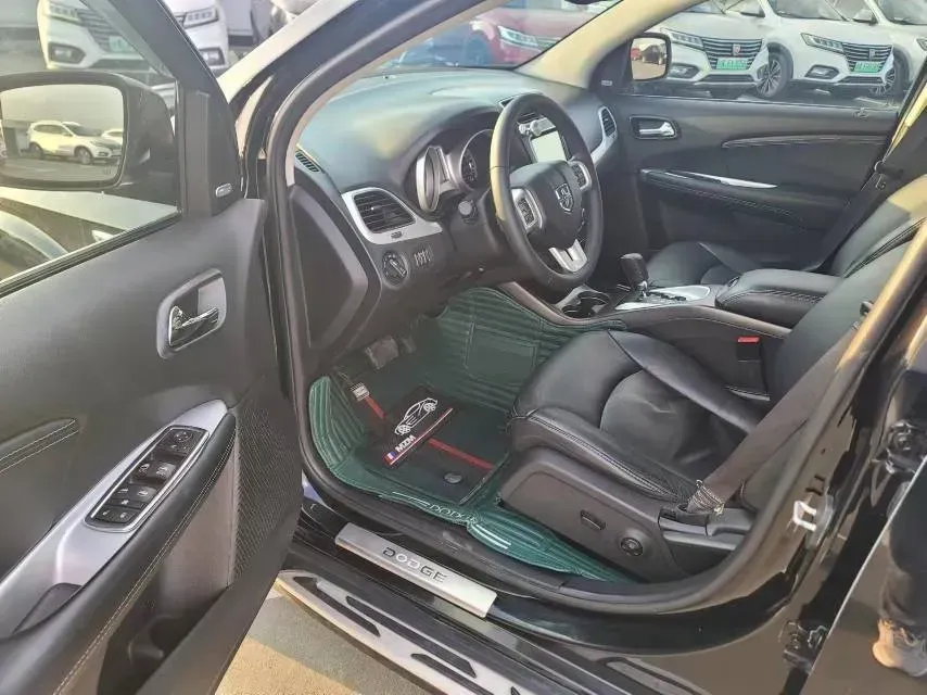 2015 Dodge JCUV 2.0T 170HP L4 6AT,autocango,china used car exporter,china ev exporter,chinese used car exporter,chinese used ev exporter