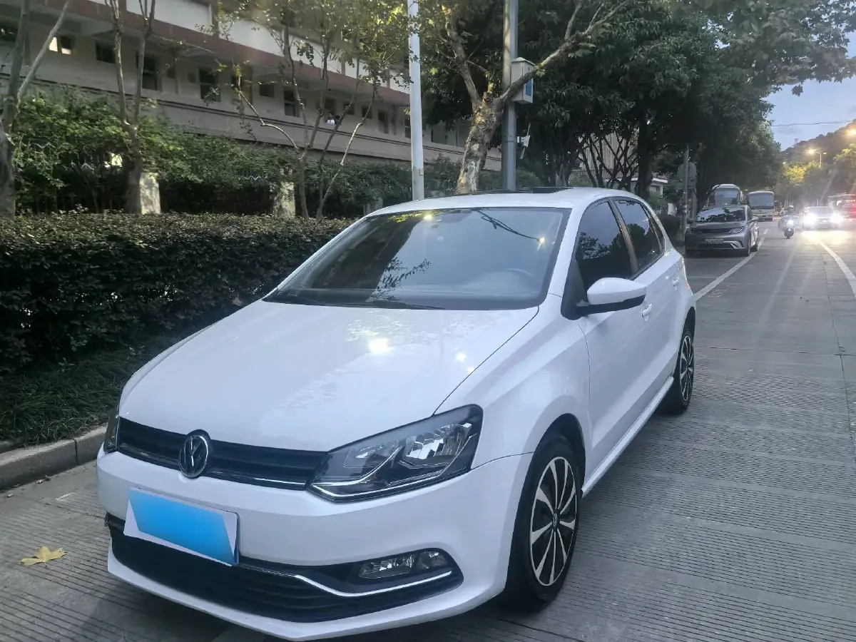2018 Volkswagen Polo 1.5L 110HP L4 6AT