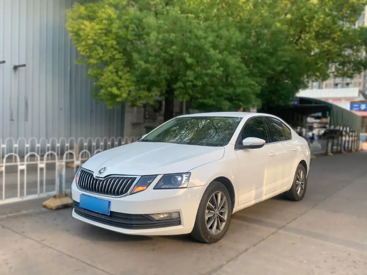 2022 Skoda Octavia 1.5L 113HP L4 5MT