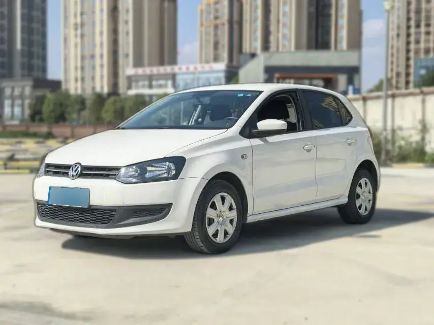2013 Volkswagen Polo 1.4L 86HP L4 5MT