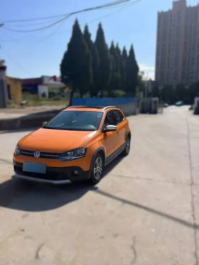 2012 Volkswagen Polo 1.6L 105HP L4 5MT
