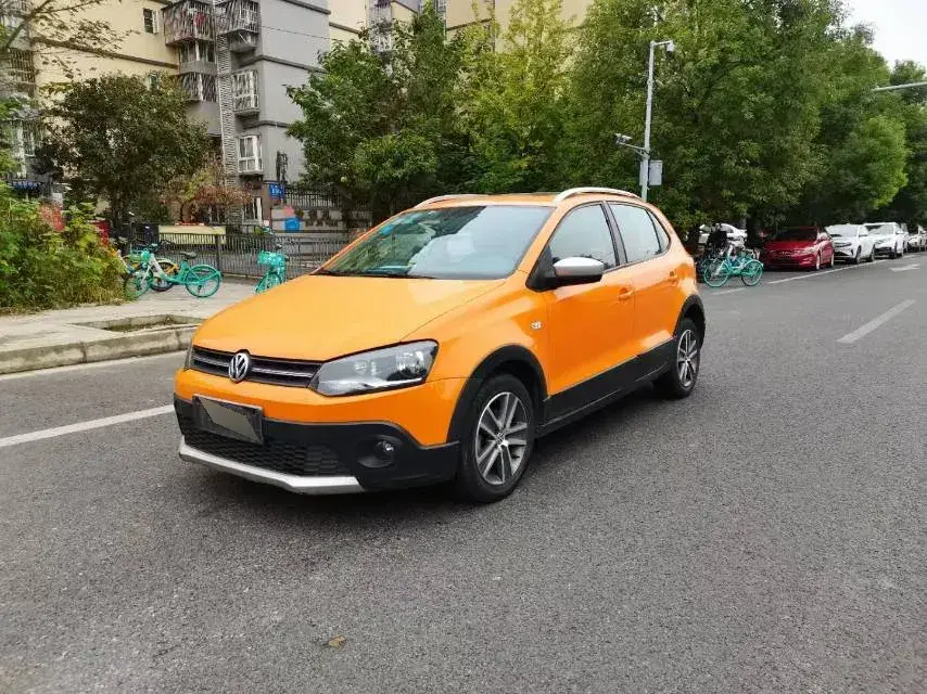 2012 Volkswagen Polo 1.6L 105HP L4 5MT