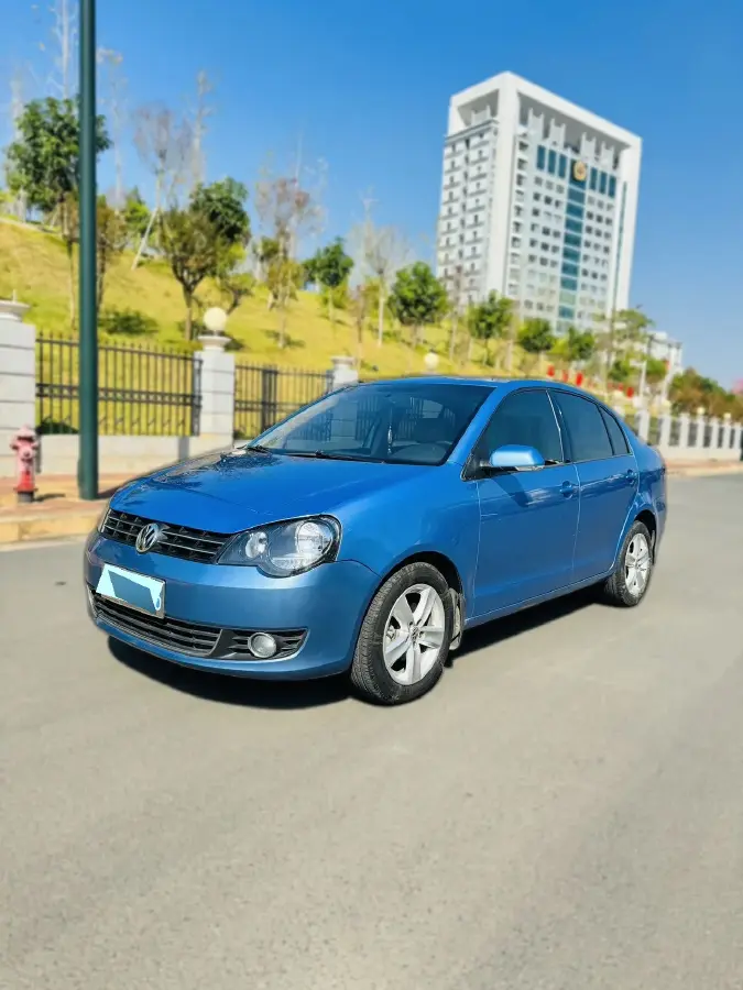 2011 Volkswagen Polo 1.6L 105HP L4 5MT