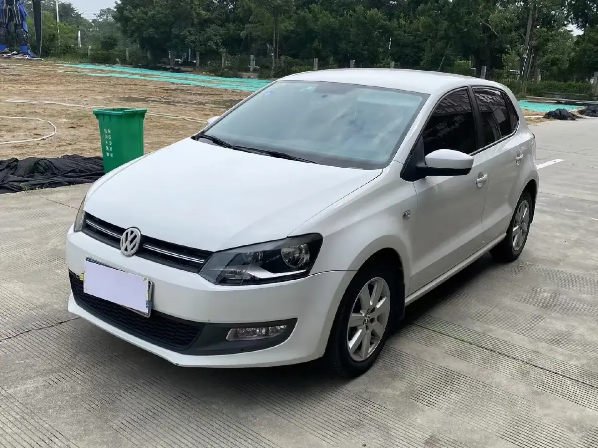 2013 Volkswagen Polo 1.4L 86HP L4 5MT