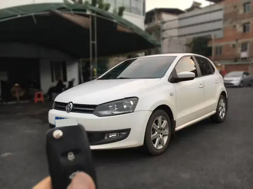 2013 Volkswagen Polo 1.4L 86HP L4 5MT