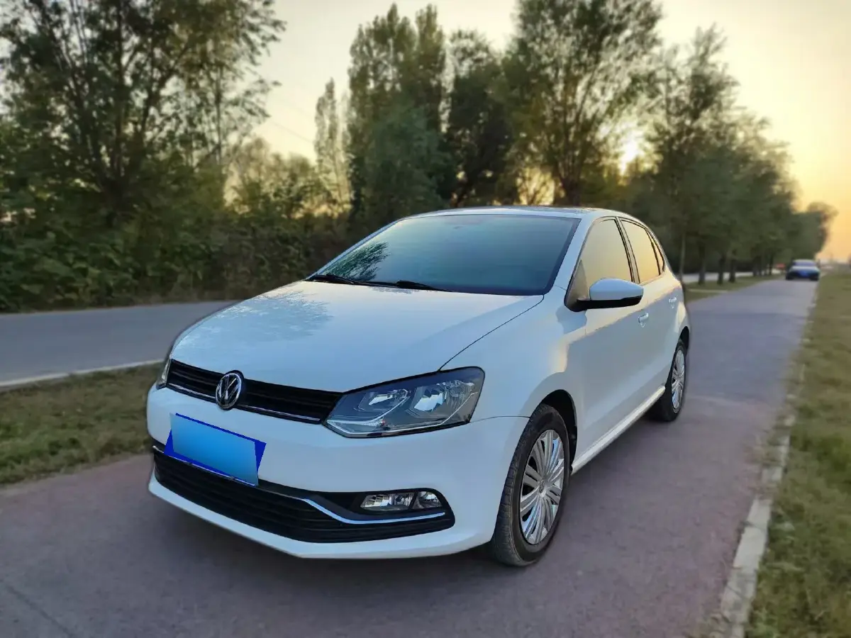2016 Volkswagen Polo 1.6L 110HP L4 5MT