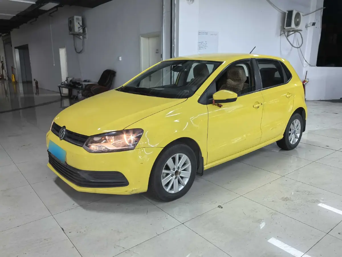 2014 Volkswagen Polo 1.4L 90HP L4 5MT