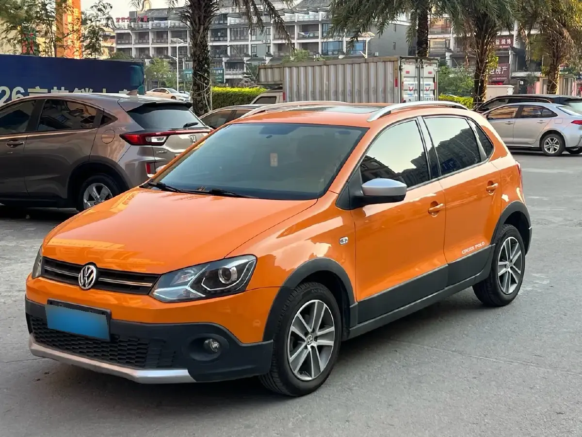 2012 Volkswagen Polo 1.6L 105HP L4 5MT