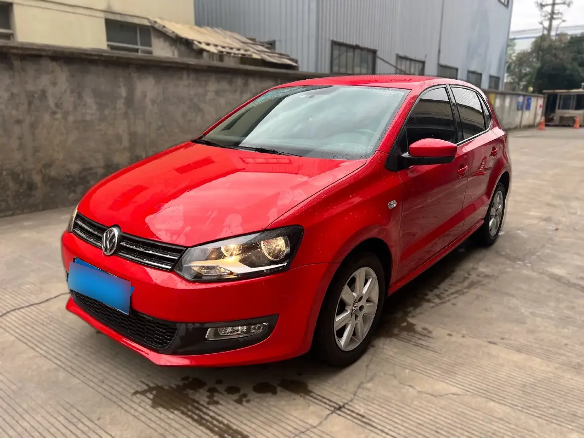 2013 Volkswagen Polo 1.4L 86HP L4 5MT