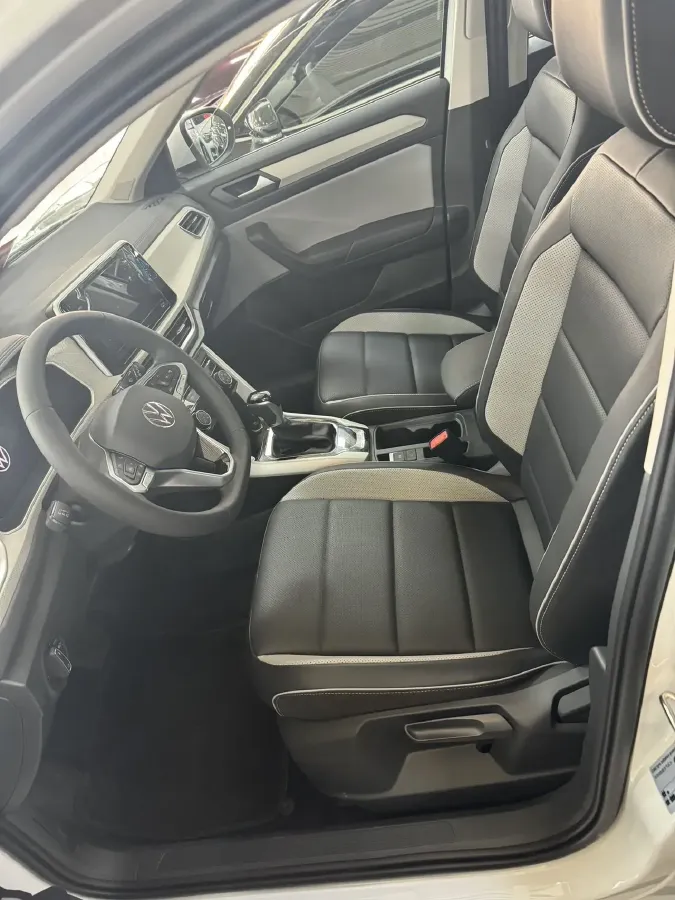 2024 Volkswagen T-Roc 1.4T 150HP L4 7DCT,autocango,china used car exporter,china ev exporter,chinese used car exporter,chinese used ev exporter