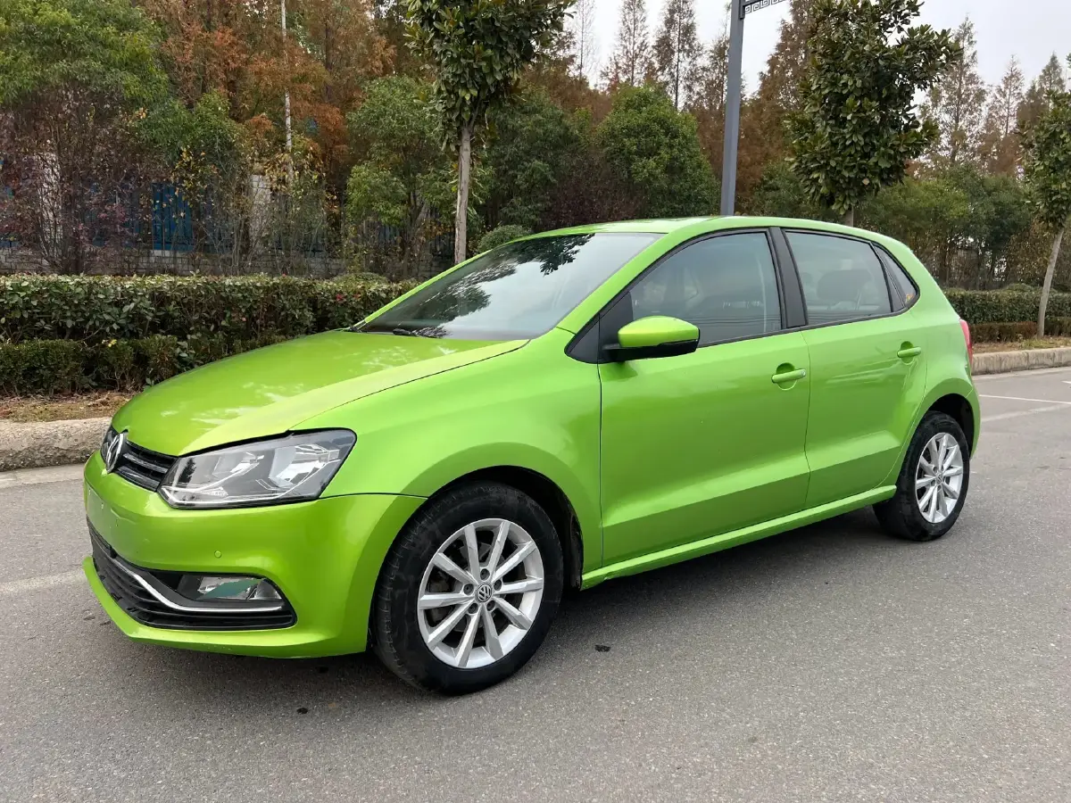 2014 Volkswagen Polo 1.4L 90HP L4 6AT