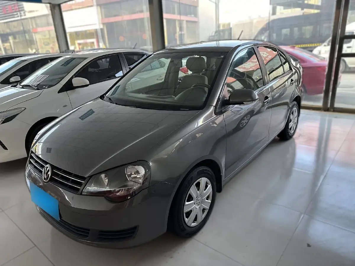 2011 Volkswagen Polo 1.4L 86HP L4 5MT