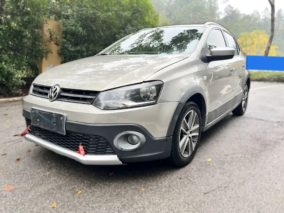 2012 Volkswagen Polo 1.6L 105HP L4 5MT