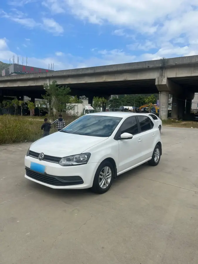 2016 Volkswagen Polo 1.4L 90HP L4 6AT