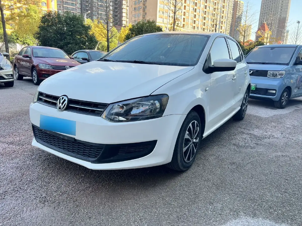 2013 Volkswagen Polo 1.4L 86HP L4 5MT