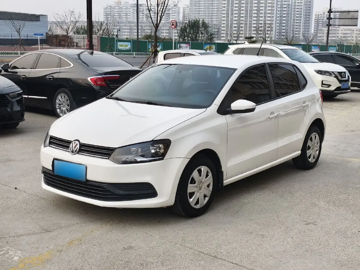 2016 Volkswagen Polo 1.4L 90HP L4 6AT