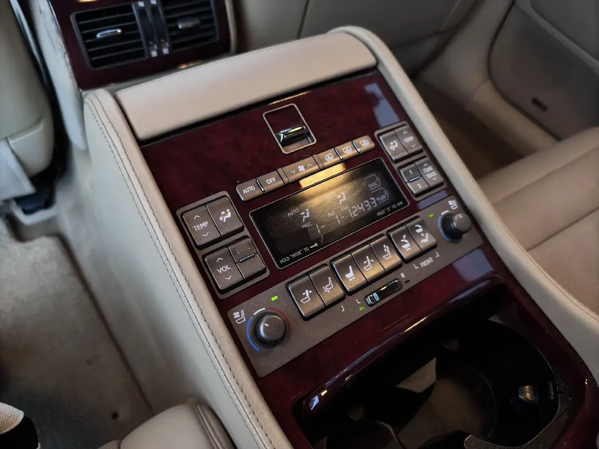 2006 Lexus LS 4.6L 346HP V8 8AT,autocango,china used car exporter,china ev exporter,chinese used car exporter,chinese used ev exporter