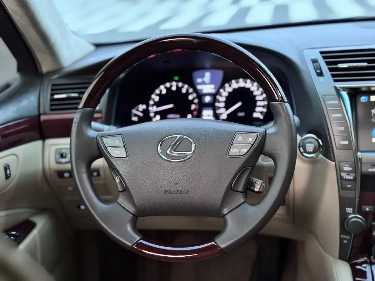 2006 Lexus LS 4.6L 346HP V8 8AT,autocango,china used car exporter,china ev exporter,chinese used car exporter,chinese used ev exporter