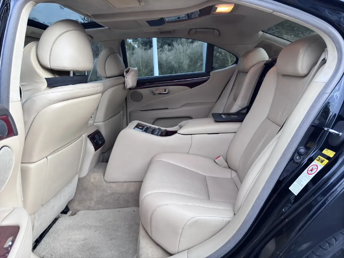 2006 Lexus LS 4.6L 346HP V8 8AT,autocango,china used car exporter,china ev exporter,chinese used car exporter,chinese used ev exporter