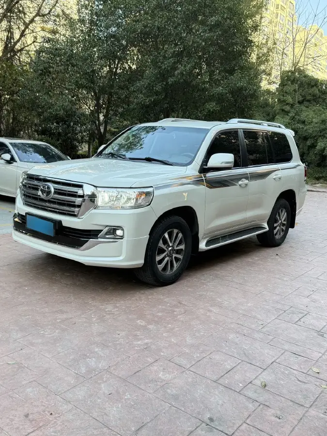 2015 Toyota Land Cruiser 4.6L 310HP V8 6AT