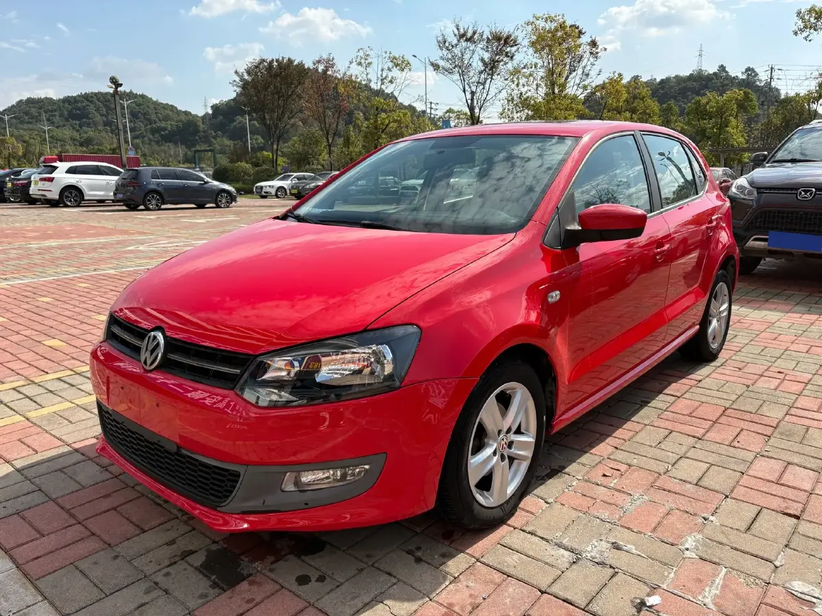 2011 Volkswagen Polo 1.4L 86HP L4 6AT