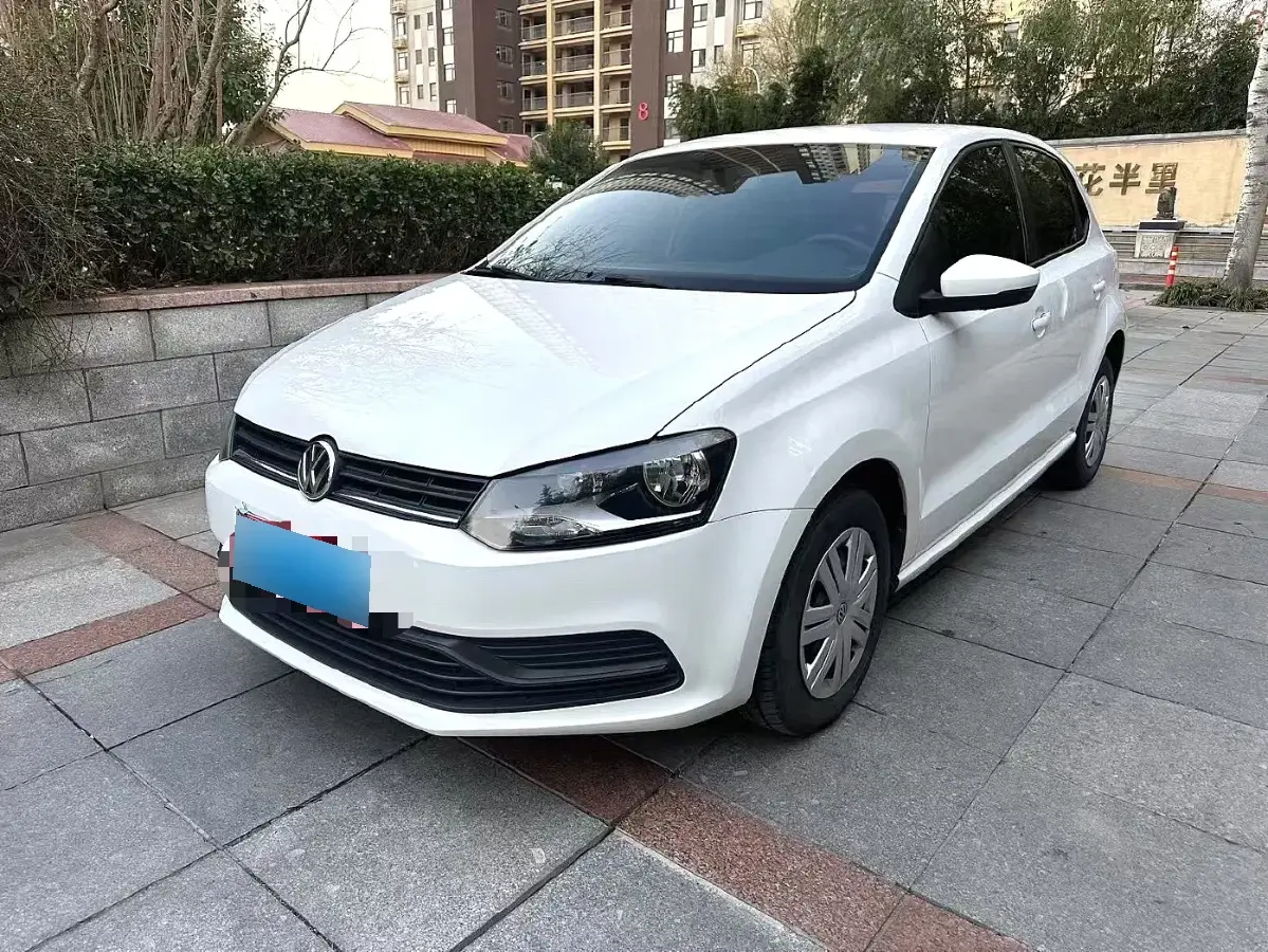 2016 Volkswagen Polo 1.4L 90HP L4 6AT