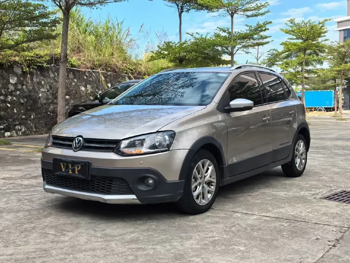 2016 Volkswagen Polo 1.4L 90HP L4 5MT