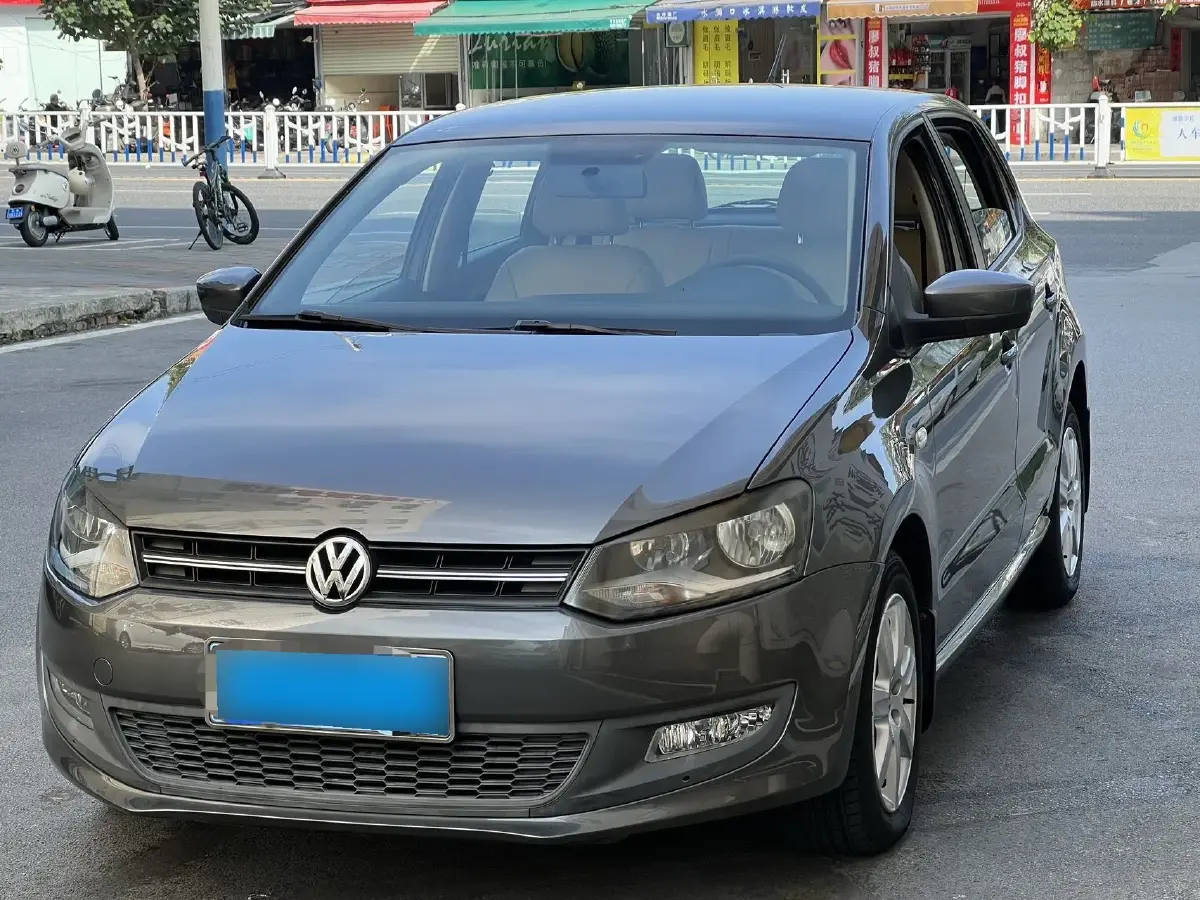 2013 Volkswagen Polo 1.4L 86HP L4 5MT
