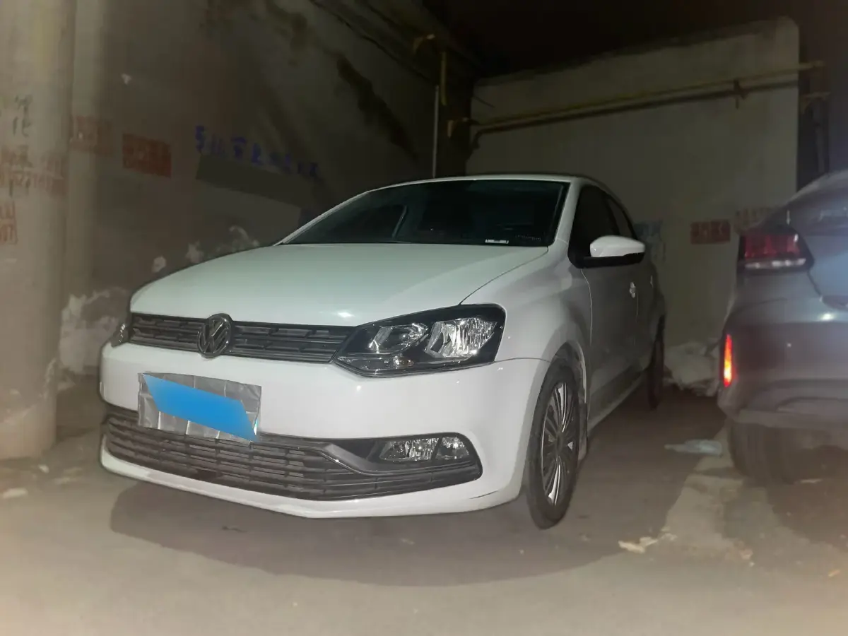 2016 Volkswagen Polo 1.6L 110HP L4 5MT
