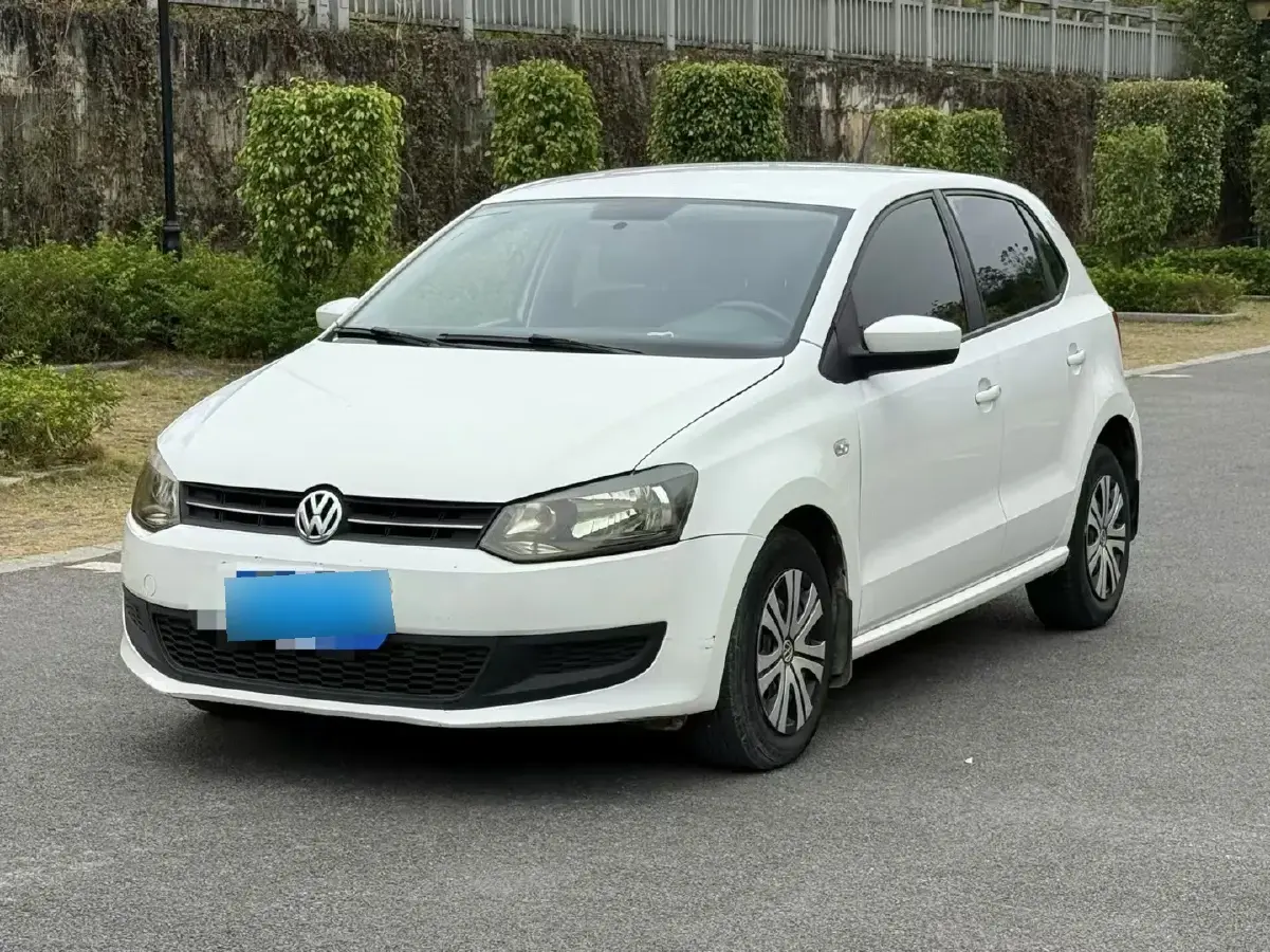 2013 Volkswagen Polo 1.4L 86HP L4 5MT