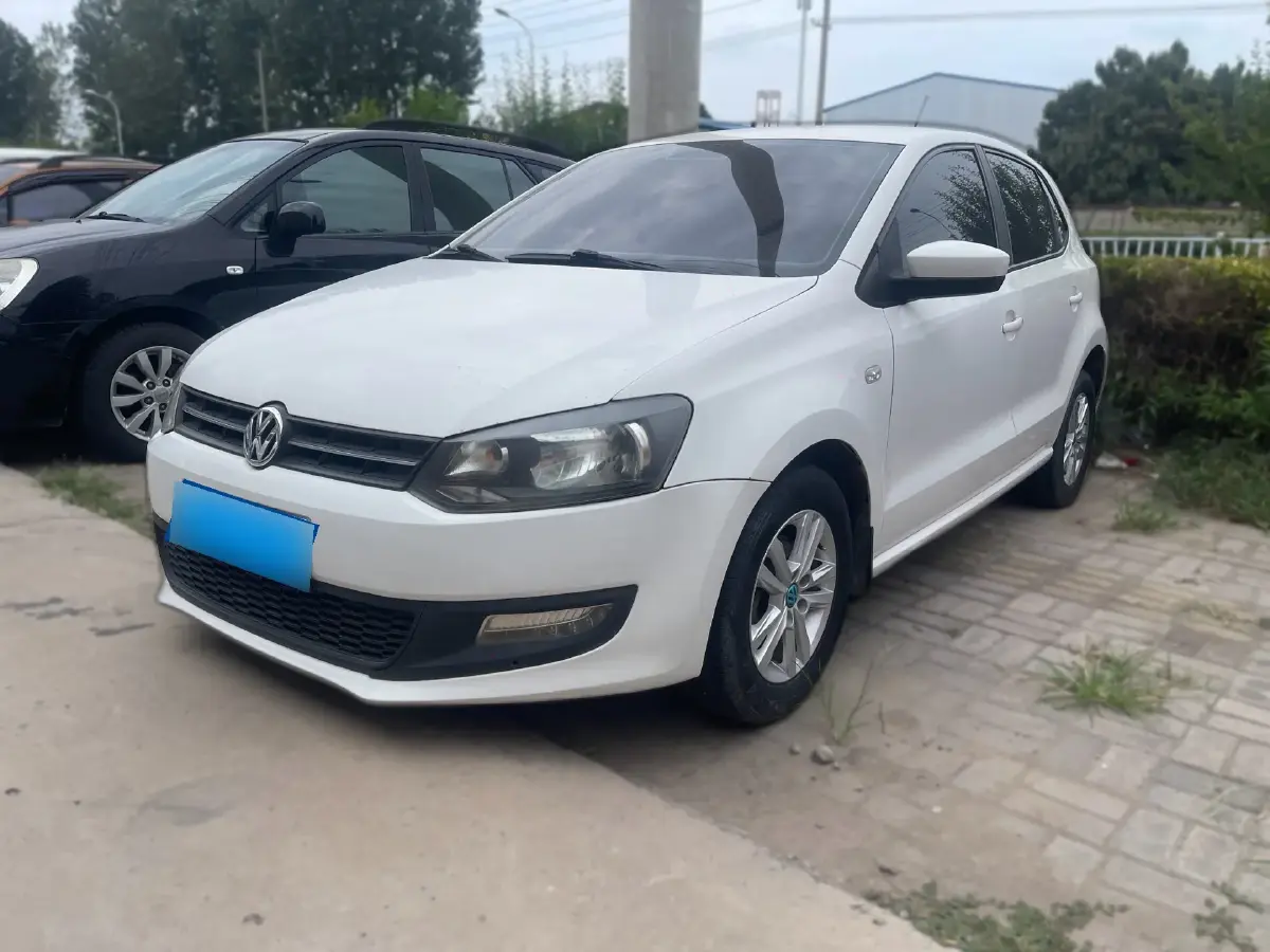 2013 Volkswagen Polo 1.4L 86HP L4 5MT