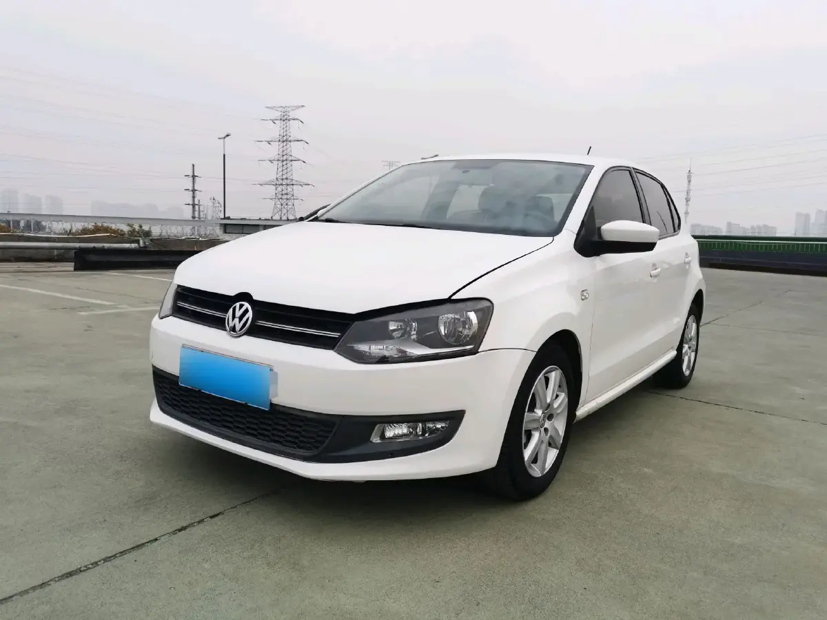2013 Volkswagen Polo 1.4L 86HP L4 5MT