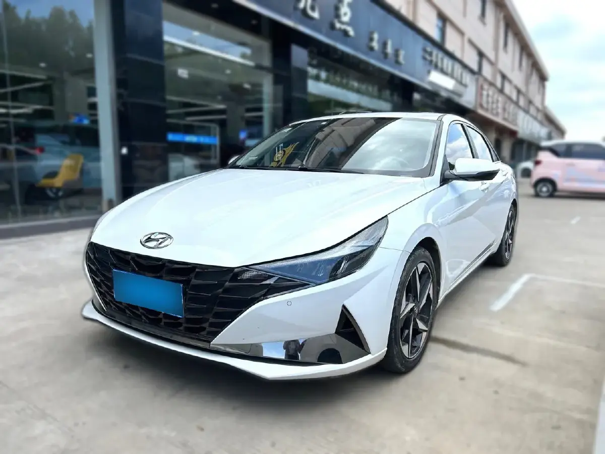 2022 Hyundai Elantra 1.5L 115HP L4 CVT