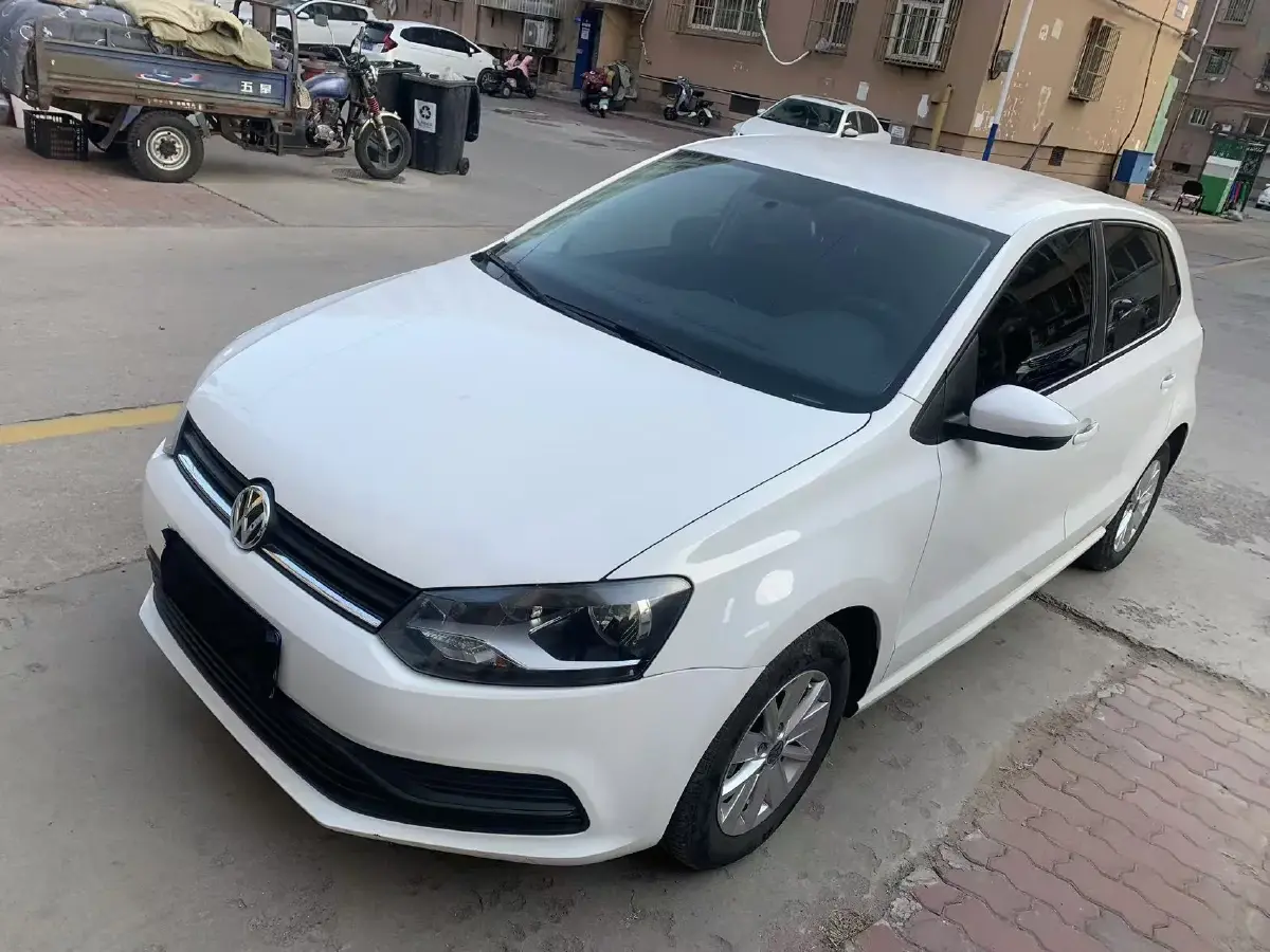 2016 Volkswagen Polo 1.4L 90HP L4 6AT