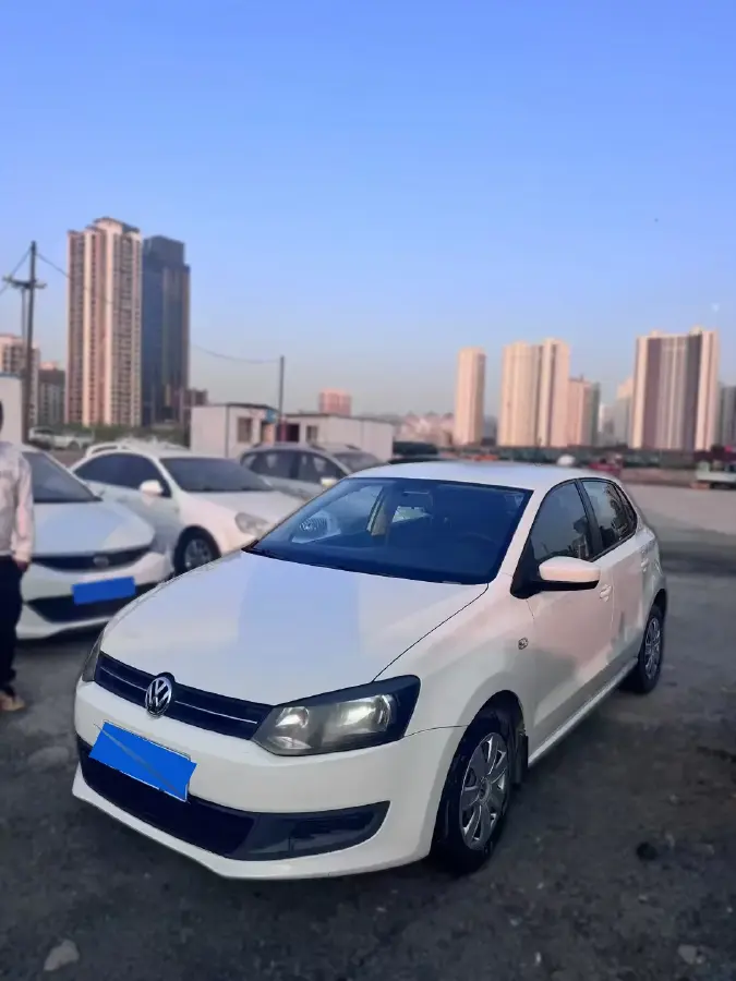 2011 Volkswagen Polo 1.4L 86HP L4 5MT
