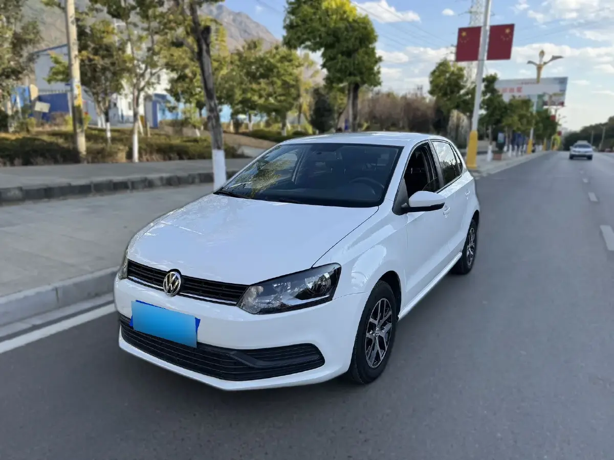 2016 Volkswagen Polo 1.4L 90HP L4 6AT