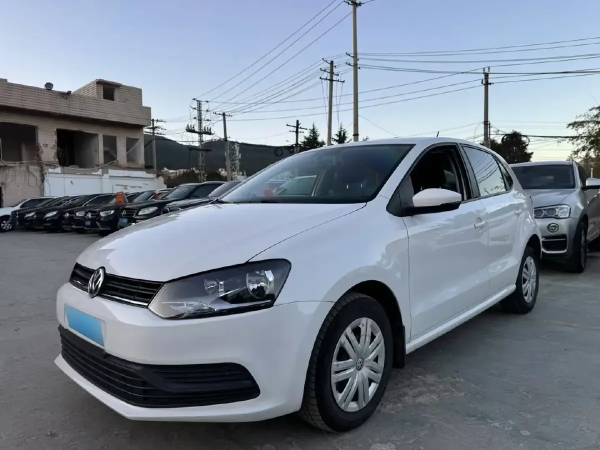 2016 Volkswagen Polo 1.4L 90HP L4 6AT