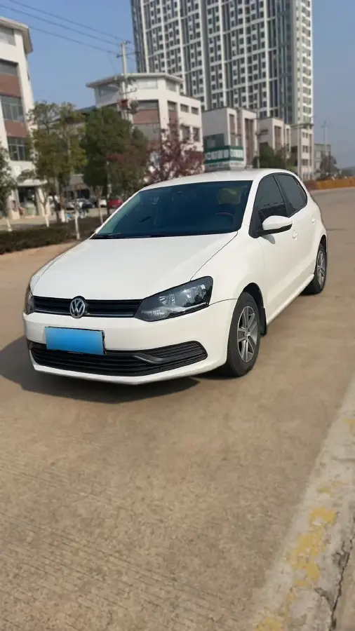 2016 Volkswagen Polo 1.4L 90HP L4 6AT