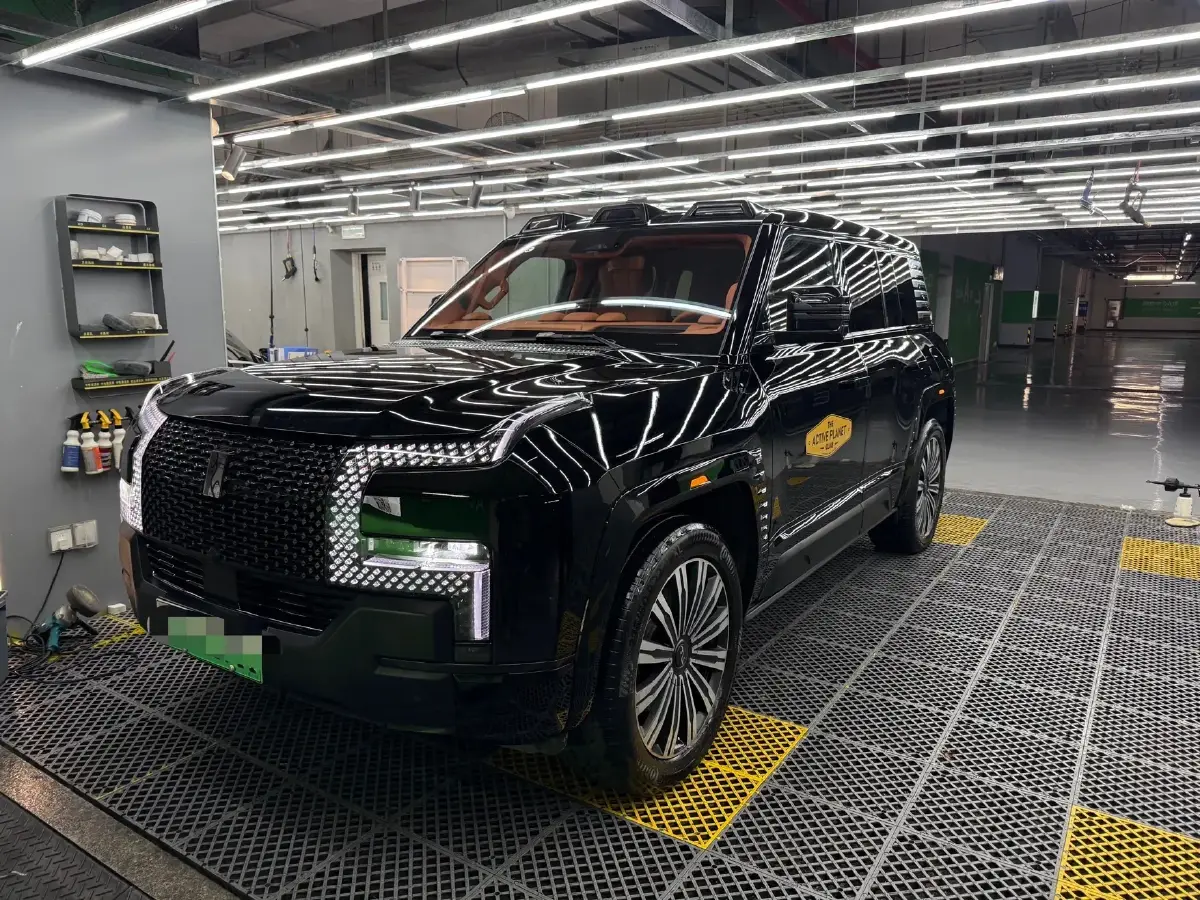 2023 YangWang U8 2.0T 272HP L4 REEV 49.05KWH