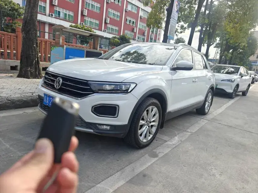2020 Volkswagen T-Roc 1.4T 150HP L4 7DCT