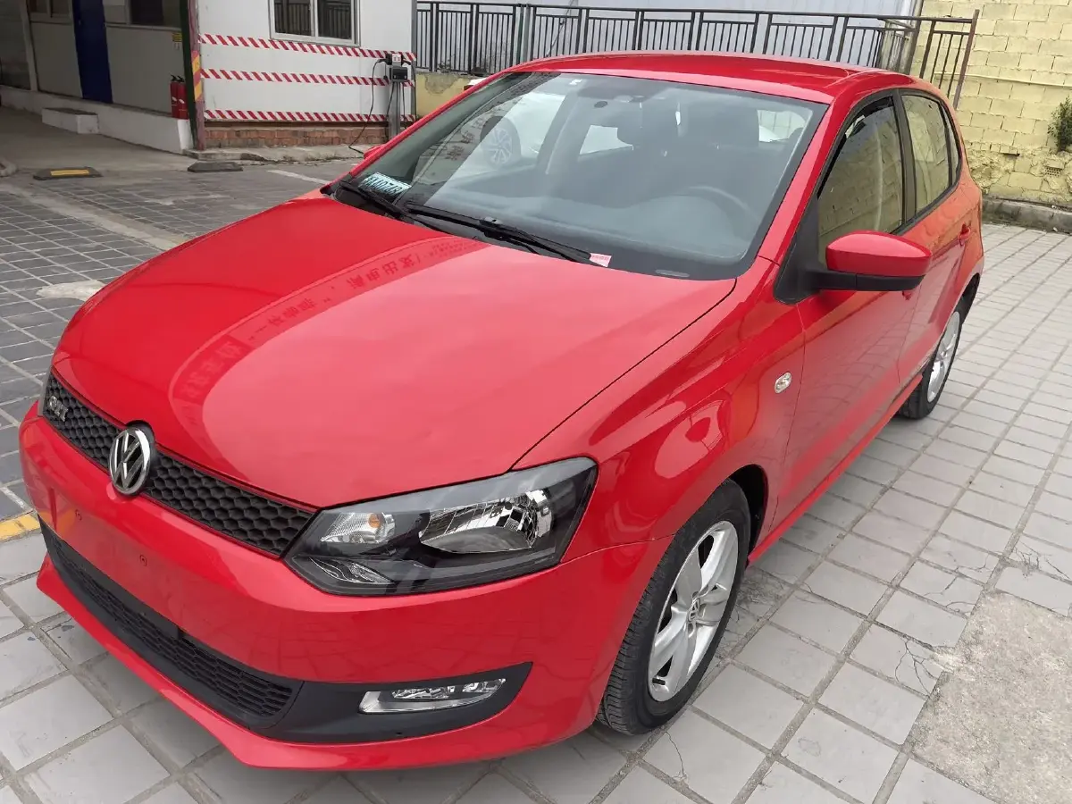 2011 Volkswagen Polo 1.4L 86HP L4 6AT
