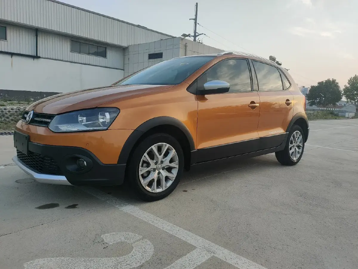 2016 Volkswagen Polo 1.4L 90HP L4 5MT