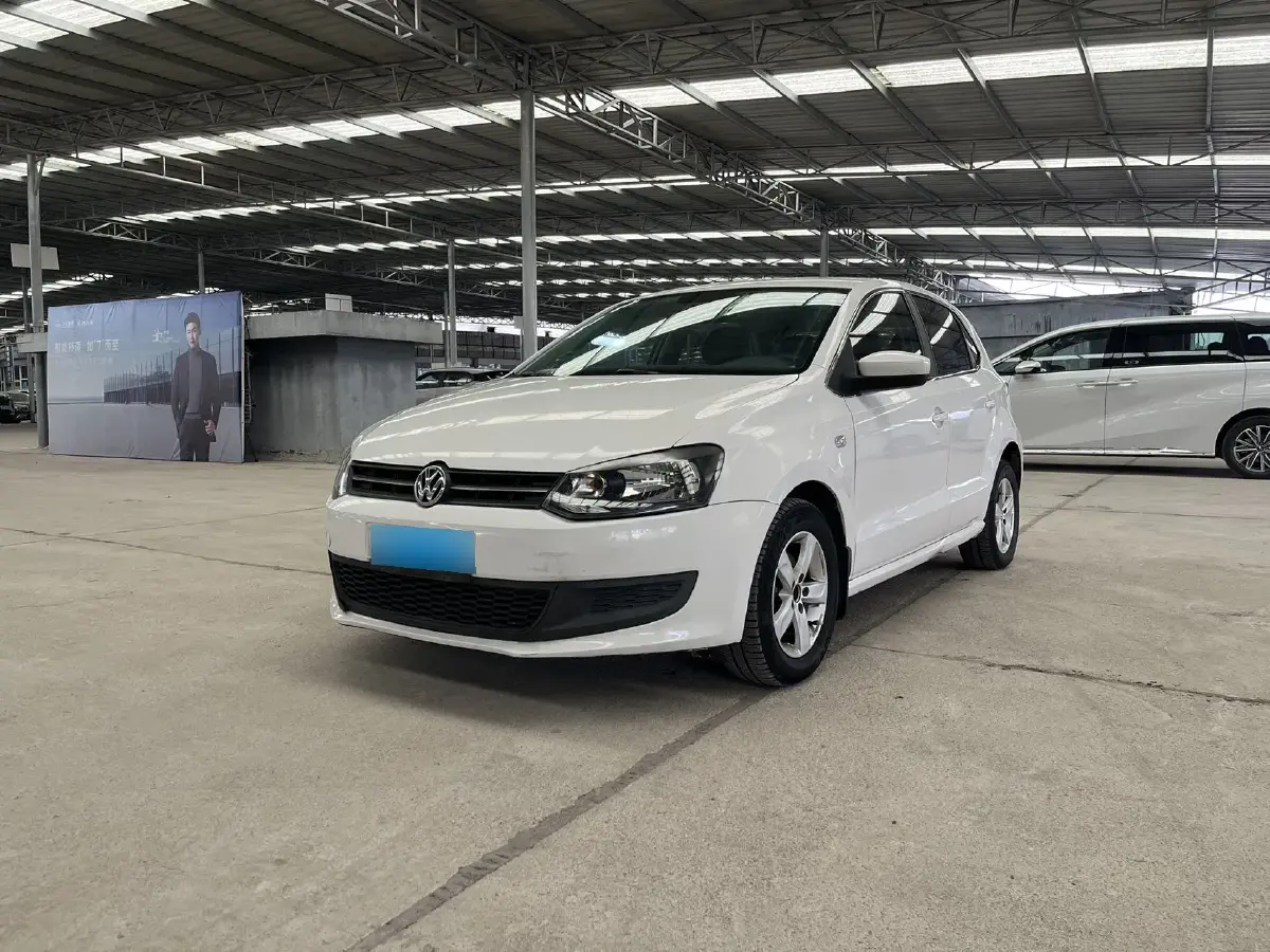 2013 Volkswagen Polo 1.4L 86HP L4 5MT