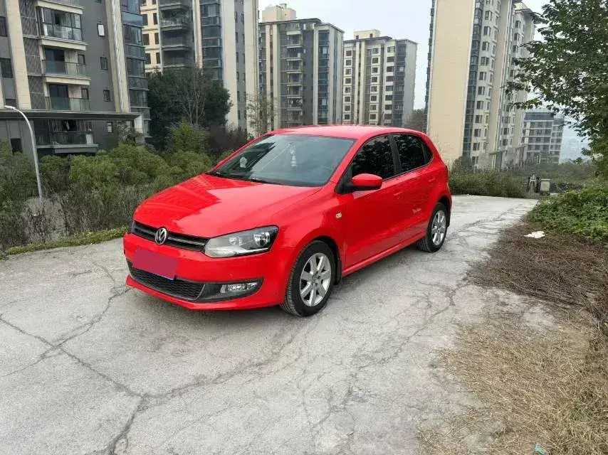 2013 Volkswagen Polo 1.4L 86HP L4 5MT